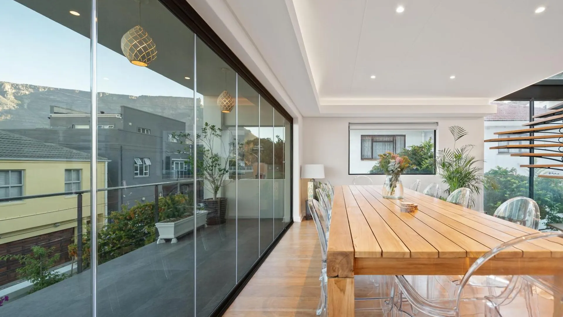 The Lookout - Panoramic 4 Bedroom House With Free Wifi And Pool Cape Town 0*,  South Africa